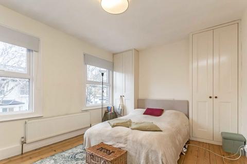 3 bedroom house to rent, Coningsby Road, London W5