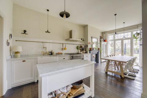 35 Bargery Road, London, SE6 2LJ
