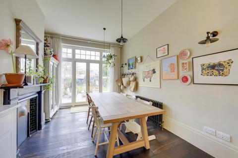 35 Bargery Road, London, SE6 2LJ