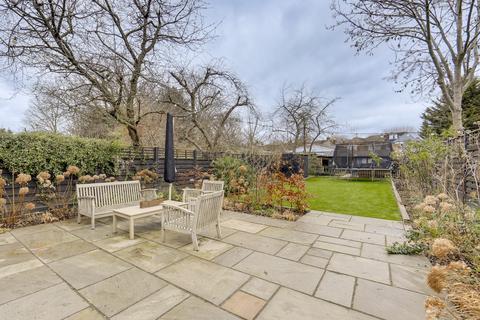 35 Bargery Road, London, SE6 2LJ
