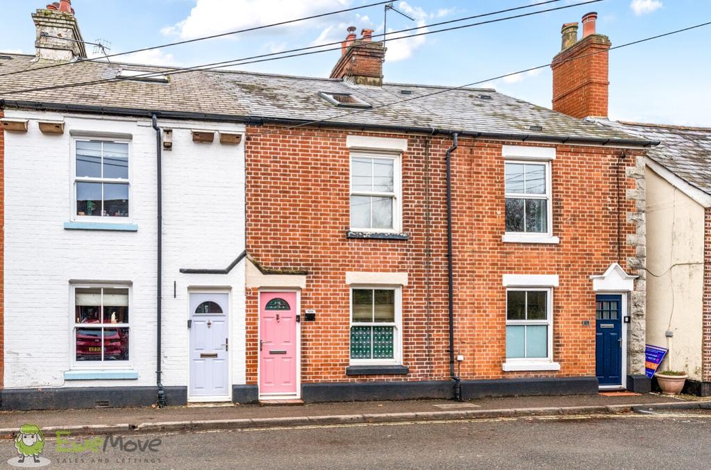 Station Road, Basingstoke RG25 3 bed terraced house - £365,000