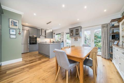 83 Admiralty Way, Teddington, TW11 0NN