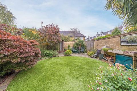 83 Admiralty Way, Teddington, TW11 0NN