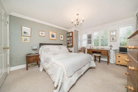 83 Admiralty Way, Teddington, TW11 0NN