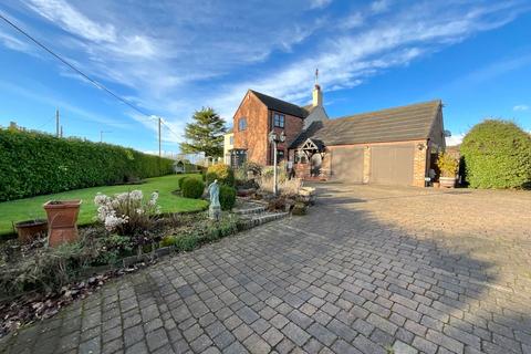 3 bedroom detached house for sale, Uttoxeter Road, Stoke-On-Trent ST10