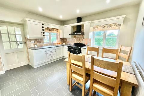 3 bedroom detached house for sale, Uttoxeter Road, Stoke-On-Trent ST10