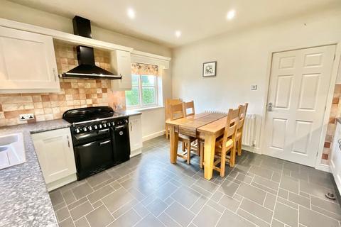 3 bedroom detached house for sale, Uttoxeter Road, Stoke-On-Trent ST10