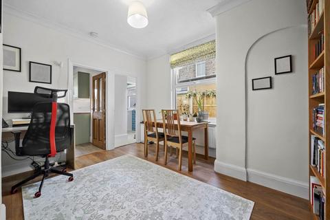 2 bedroom flat for sale, Richmond Road, Leytonstone, E11