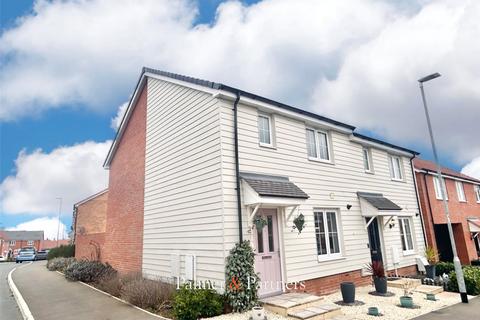 3 bedroom semi-detached house for sale, Honeypot Way, Walton on the Naze, Essex, CO14