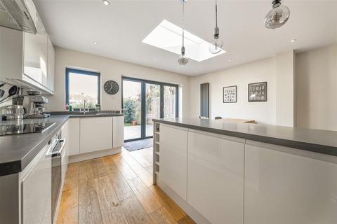 108 Wolsey Drive, Kingston Upon Thames, KT2 5DW