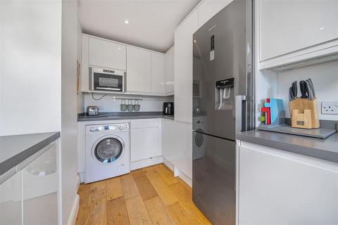 108 Wolsey Drive, Kingston Upon Thames, KT2 5DW