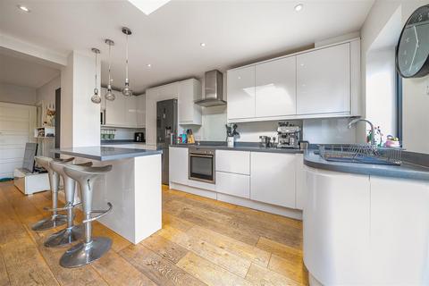 108 Wolsey Drive, Kingston Upon Thames, KT2 5DW