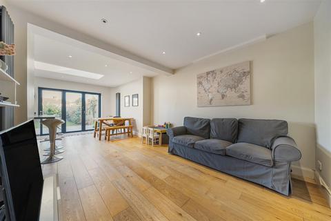 108 Wolsey Drive, Kingston Upon Thames, KT2 5DW