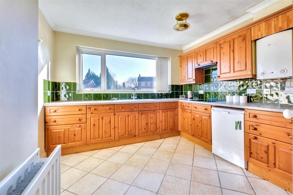 Kitchen 1.jpeg