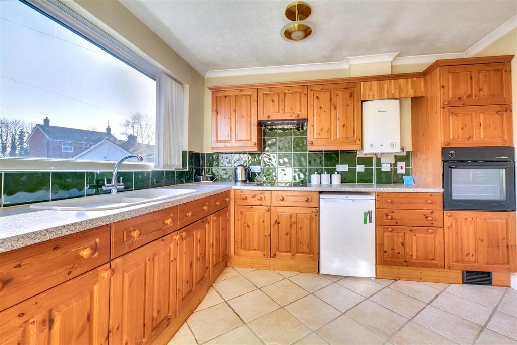 Kitchen 3.jpeg