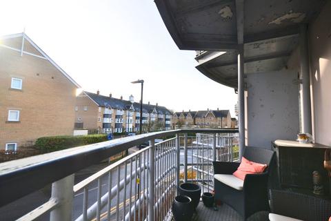 2 bedroom apartment for sale, Saffron Court, Station Street