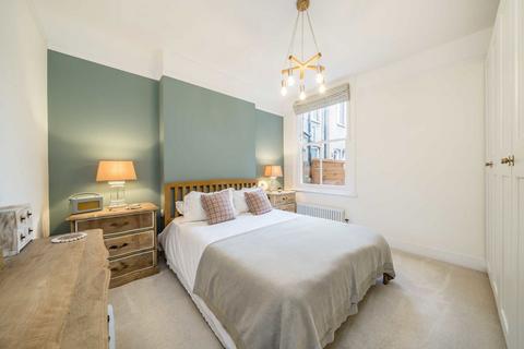 3 bedroom maisonette for sale, Harborough Road, London SW16