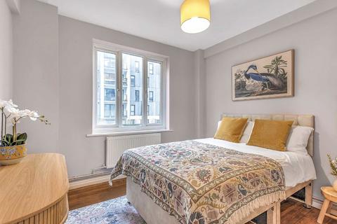 3 bedroom flat for sale, Streatham High Road, London SW16