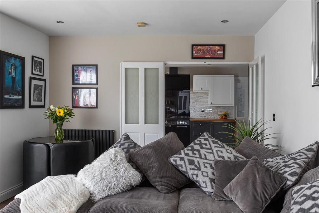 11 Thornwood Covert 30.jpg
