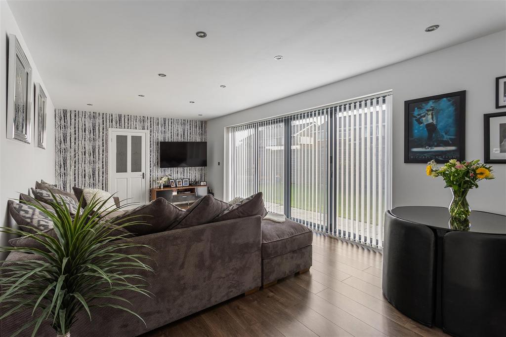 11 Thornwood Covert 24.jpg