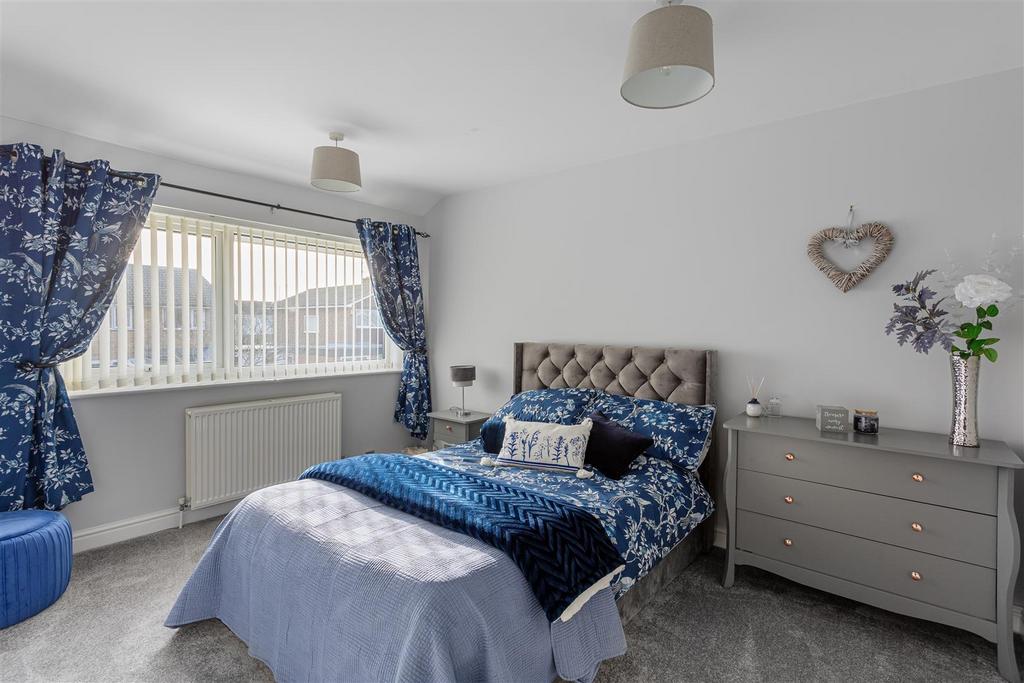 11 Thornwood Covert 48.jpg
