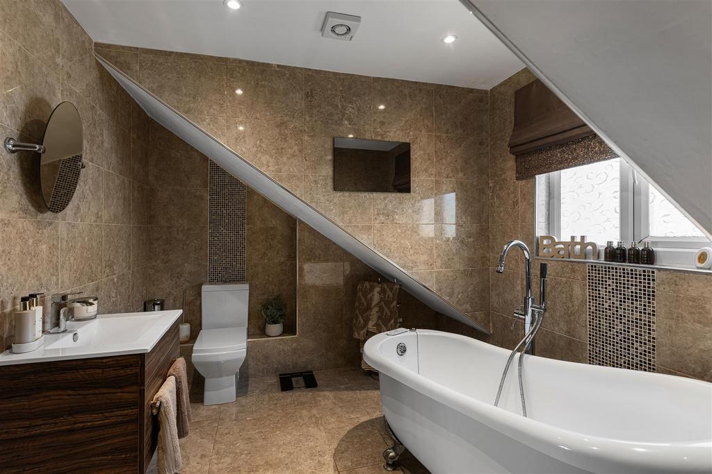 11 Thornwood Covert 81.jpg