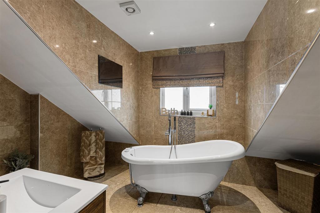 11 Thornwood Covert 75.jpg