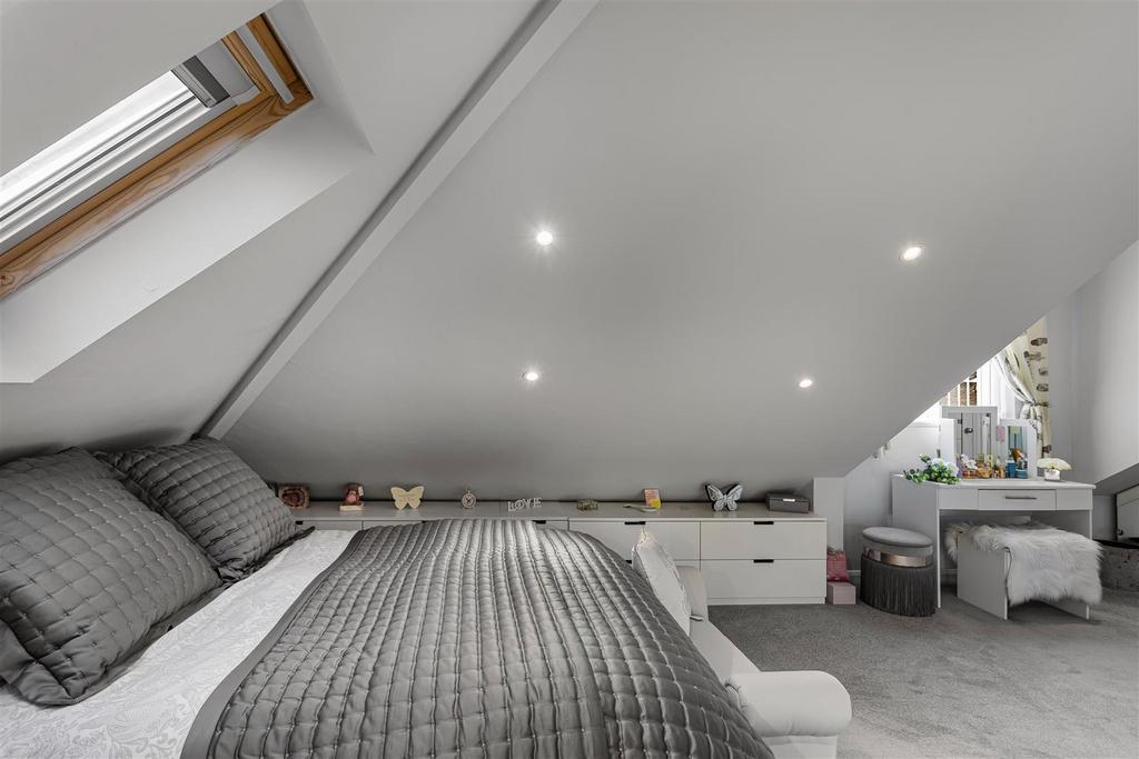 11 Thornwood Covert 66.jpg