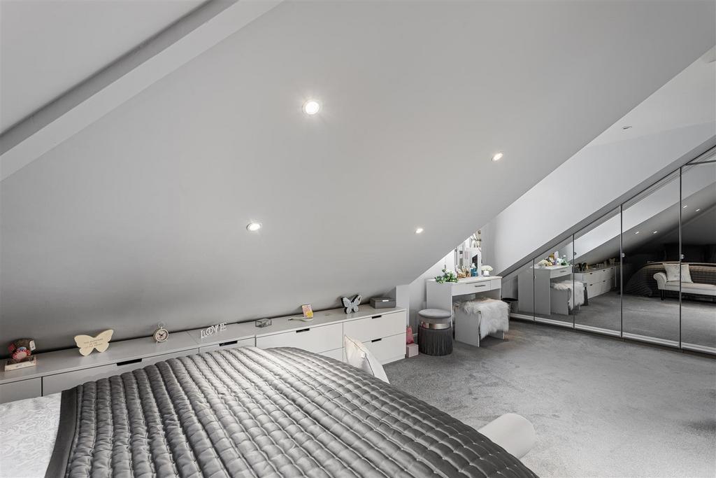 11 Thornwood Covert 69.jpg