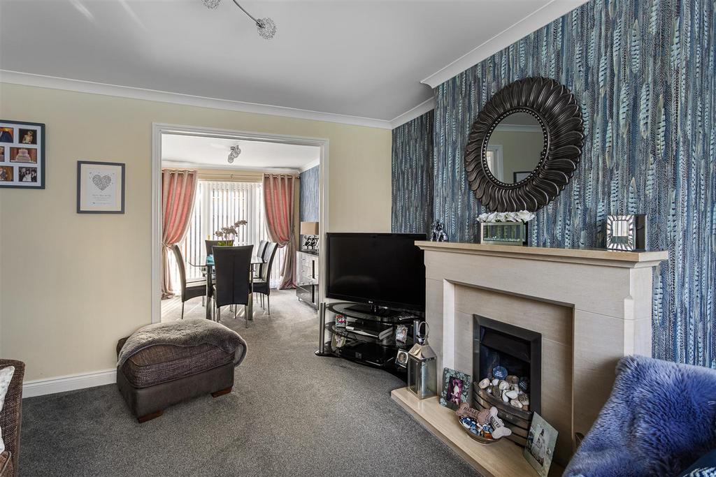 11 Thornwood Covert 12.jpg