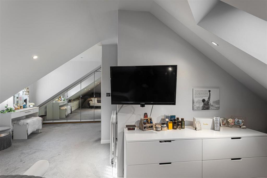 11 Thornwood Covert 72.jpg