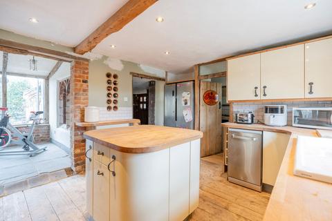 3 bedroom cottage for sale, Toad Row, Henstead