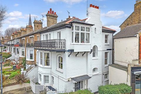 1 Capel Terrace, Southend-on-sea, SS1 1EX