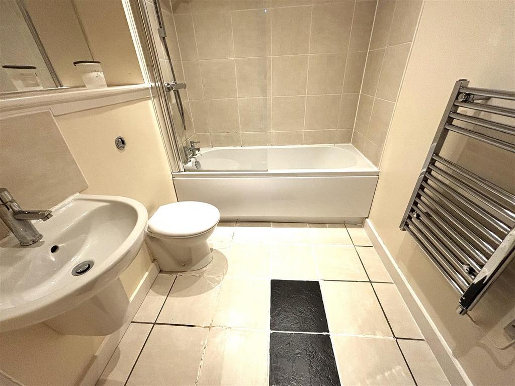 BATHROOM.jpeg