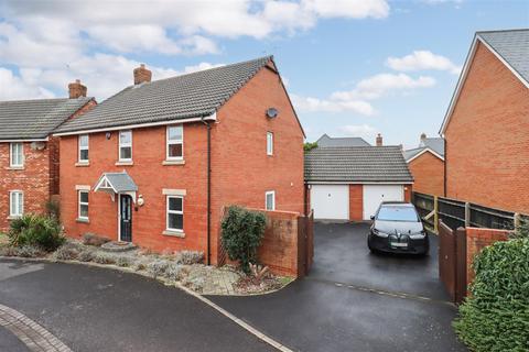 Family home with double garage in Village Quarter, Portishead