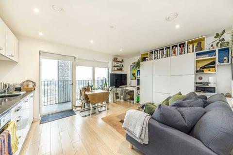 1 bedroom flat to rent, Atkins Square, London E8