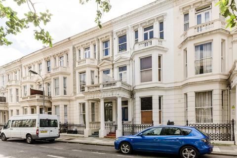 Studio to rent, Fairholme Road, West Kensington, London, W14