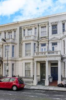 Studio to rent, Fairholme Road, West Kensington, London, W14