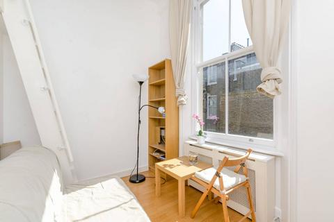 Studio to rent, Fairholme Road, West Kensington, London, W14