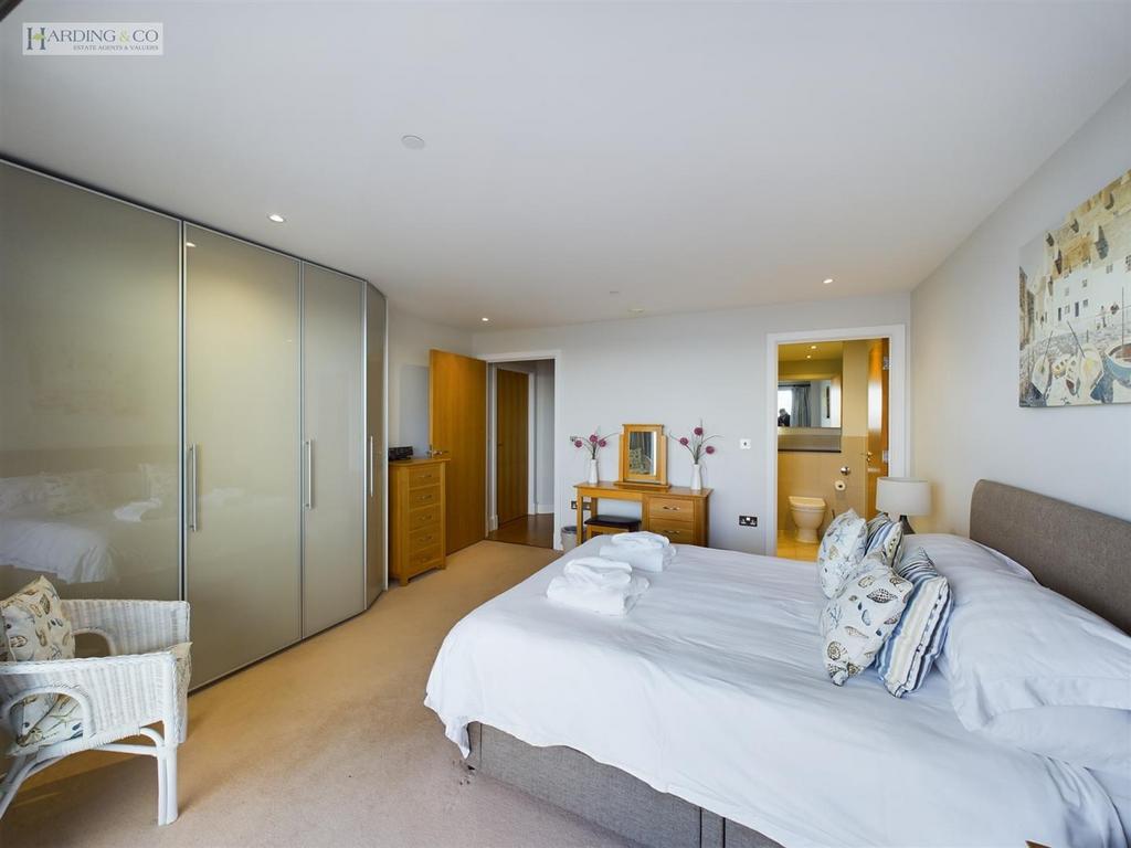 Bedroom 1 iii.jpg