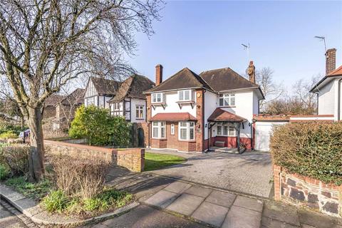 3 bedroom link detached house for sale, Greenway, London, N14