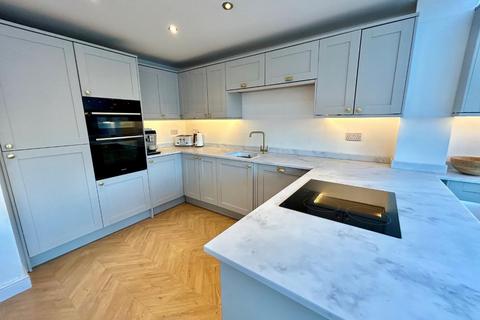 6 Cedarwood Close, Manchester, M22 4QJ
