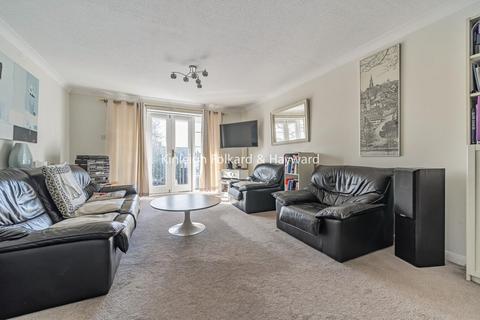 2 bedroom flat for sale, Chase Side, Southgate