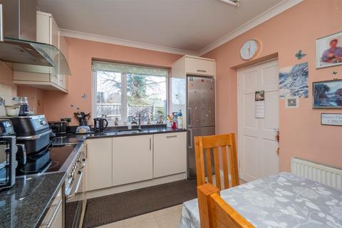 2 bedroom detached bungalow for sale, Orchard Way, Sutton