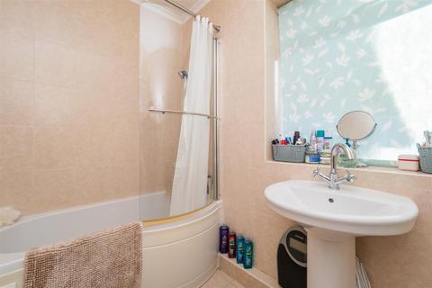 30 Orchard Way, Sutton, SM1 3QQ