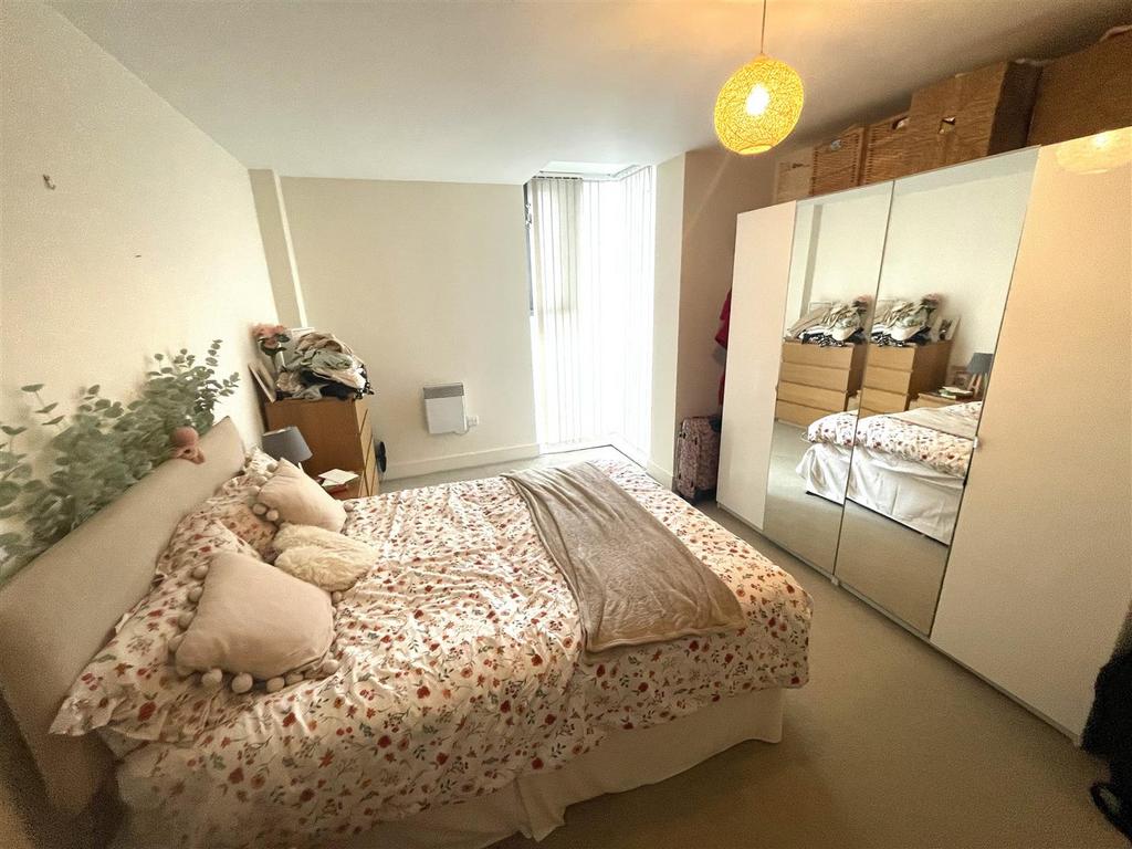 MASTER BEDROOM.jpeg