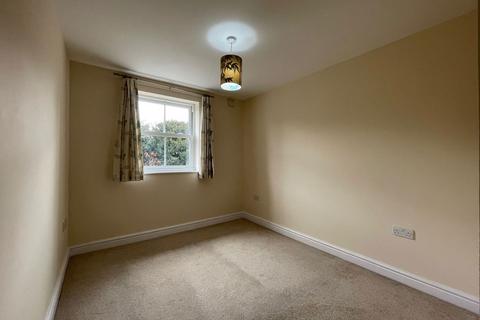 2 bedroom flat to rent, Craven Road, Newbury RG14