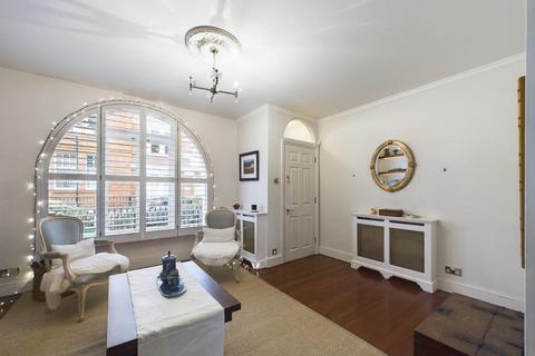 3 bedroom townhouse for sale, Kensington Court Place, London W8