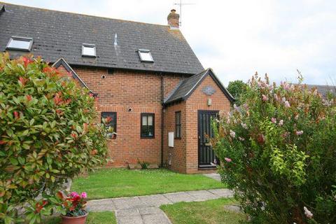 2 bedroom flat to rent, Poplars Close, Aylesbury HP17