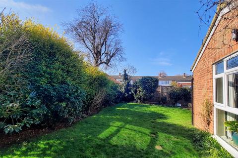 4 bedroom semi-detached house for sale, Lambs Gardens, Widford